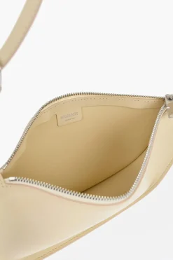 Borsa a Spalla SHIELD SLING in Pelle con Charm Argentato></noscript>Burberry Sale