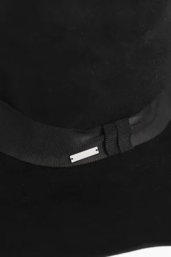 Cappello Floppy in Feltro a Tinta Unita con Logo Argentato></noscript>Dsquared2 Sale