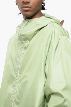 Giacca a Vento in Poliestere Riciclato con Cappuccio e Visiera></noscript>Jil Sander Online