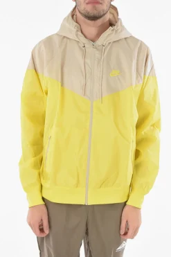 Giacca a Vento Ultra Leggera Bicolore con Cappuccio>Nike Fashion
