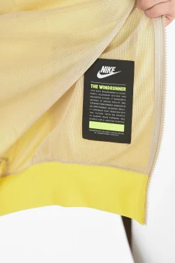 Giacca a Vento Ultra Leggera Bicolore con Cappuccio></noscript>Nike Fashion