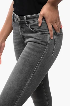 Jeans 2017 SLANDY Super Skinny Fit 12cm L.32></noscript>Diesel Outlet