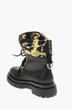 JEANS COUTURE Anfibi DREW in Ecopelle con Dettaglio Motivo Barocco>Versace Outlet