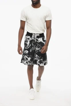 JEANS COUTURE Shorts in Cotone Garzato con Motivo Barocco></noscript>Versace Clearance
