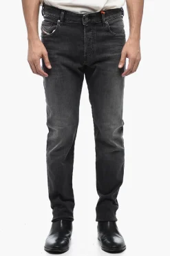 Jeans D-YENNOX con Tapered Fit L.32>Diesel Fashion