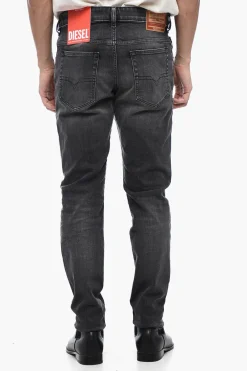 Jeans D-YENNOX con Tapered Fit L.32>Diesel Fashion