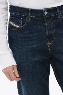 Jeans Regular Fit 2005 D-FINING con Cuciture a Vista 17cm L32></noscript>Diesel Clearance