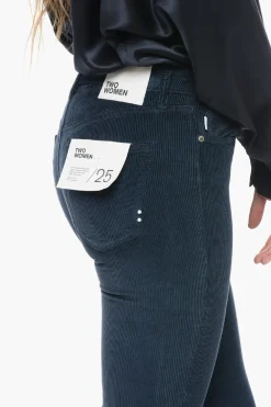 Pantaloni GAILA in Velour a Coste></noscript>Two Women Two Men Online