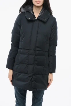 Piumino a Tinta Unita con Cappuccio Removibile e Bottoni Automatici>Woolrich Fashion