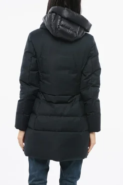 Piumino a Tinta Unita con Cappuccio Removibile e Bottoni Automatici>Woolrich Fashion