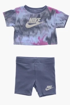 Set T-Shirt Girocollo e Shorts Ciclista con Logo Stampato>Nike KIDS Discount