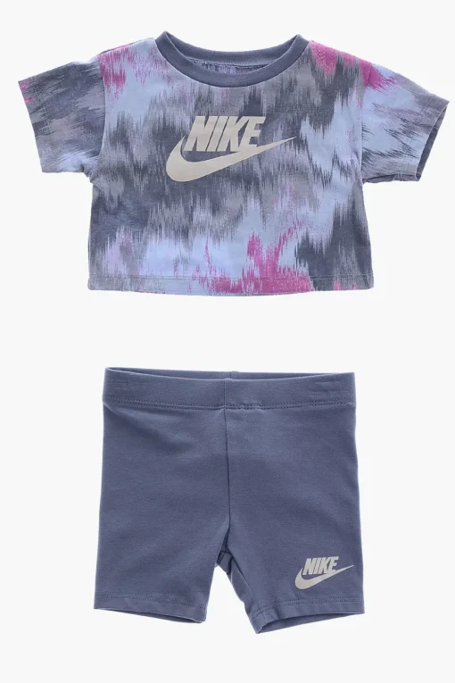 Set T-Shirt Girocollo e Shorts Ciclista con Logo Stampato>Nike KIDS Discount