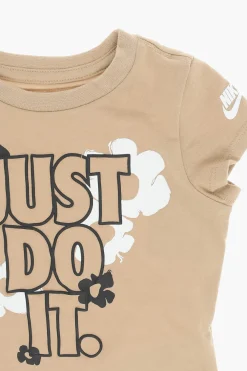 Set T-Shirt Stampata e Pantagonna></noscript>Nike KIDS Online