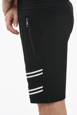 Shorts VARSITY Loose Fit a Vita Bassa con Inserti Elastici></noscript>Neil Barrett Fashion