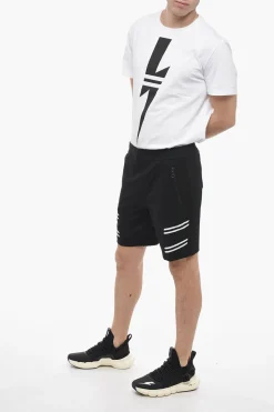 Shorts VARSITY Loose Fit a Vita Bassa con Inserti Elastici></noscript>Neil Barrett Fashion