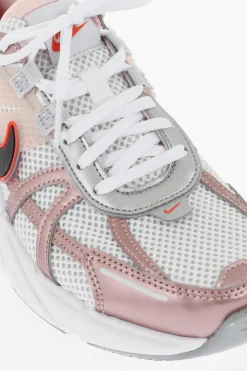 Sneakers Basse V2K RUN in Mesh con Finiture in Pelle Vegan Metallizzata></noscript>Nike Discount