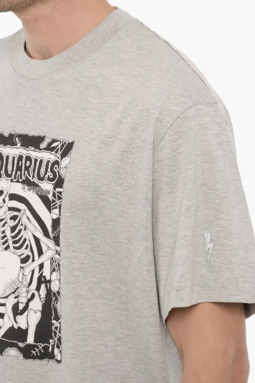 T-Shirt Girocollo AQUARIUS THE HUMANITARIAN Stampata>Neil Barrett Outlet