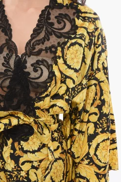 Vestaglia in Seta con Motivo Barocco></noscript>Versace Best